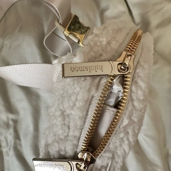 LULULEMON BAG - Picture 3 of 3